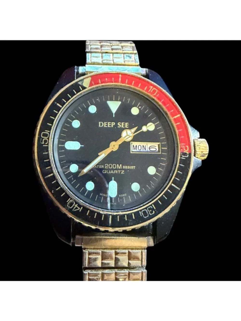 Vintage DEEP SEE Quartz Diver Watch Day/Date Black Dial Gold Tone Expandable